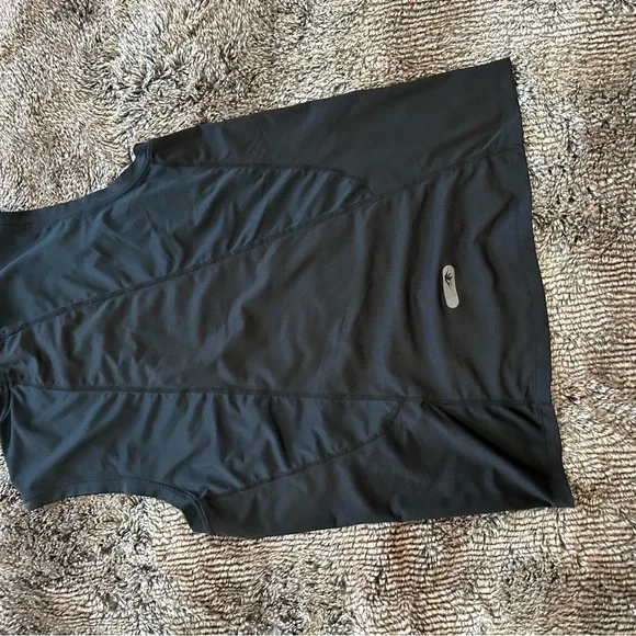 Asics Black and Green MotionDry Top - Picture 4 of 5